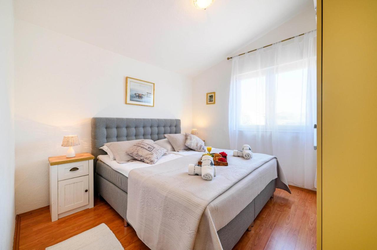 Apartment Busac 扎博里克 外观 照片