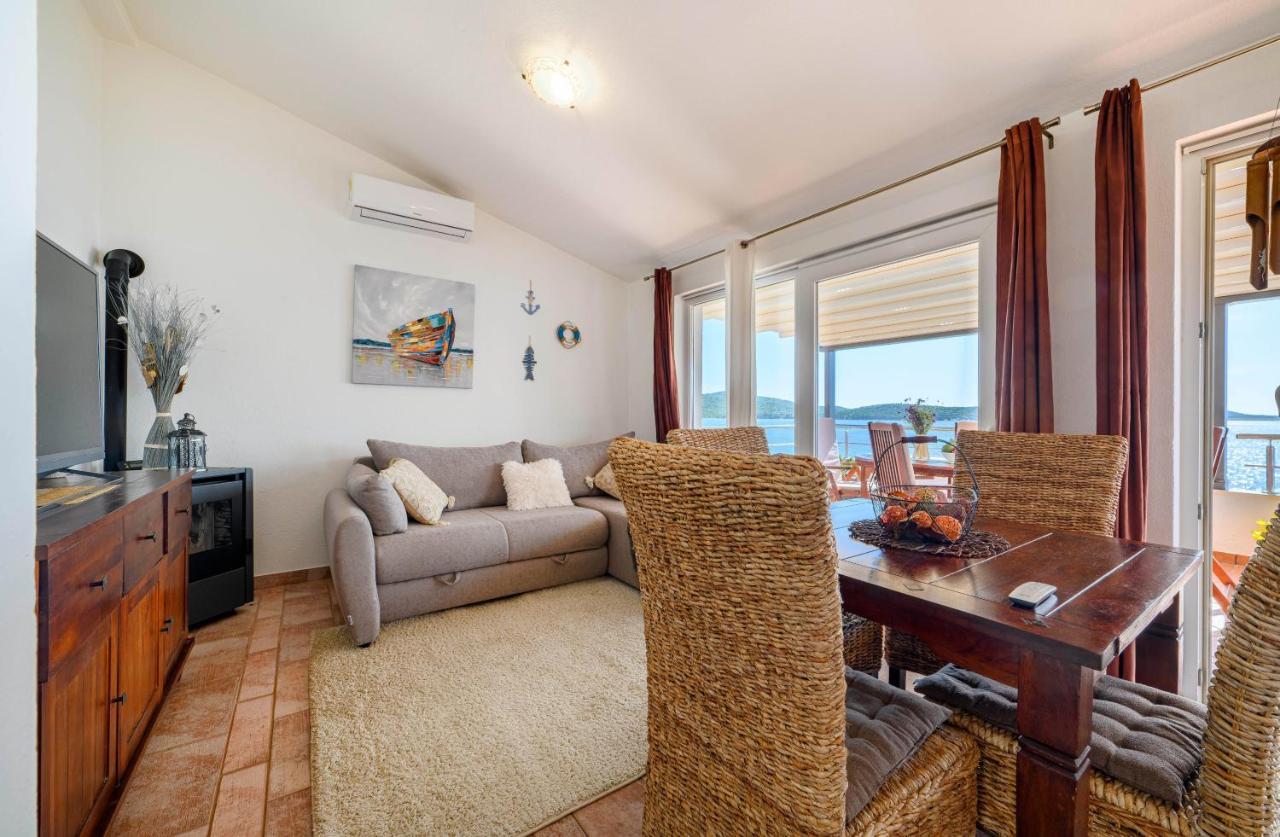 Apartment Busac 扎博里克 外观 照片