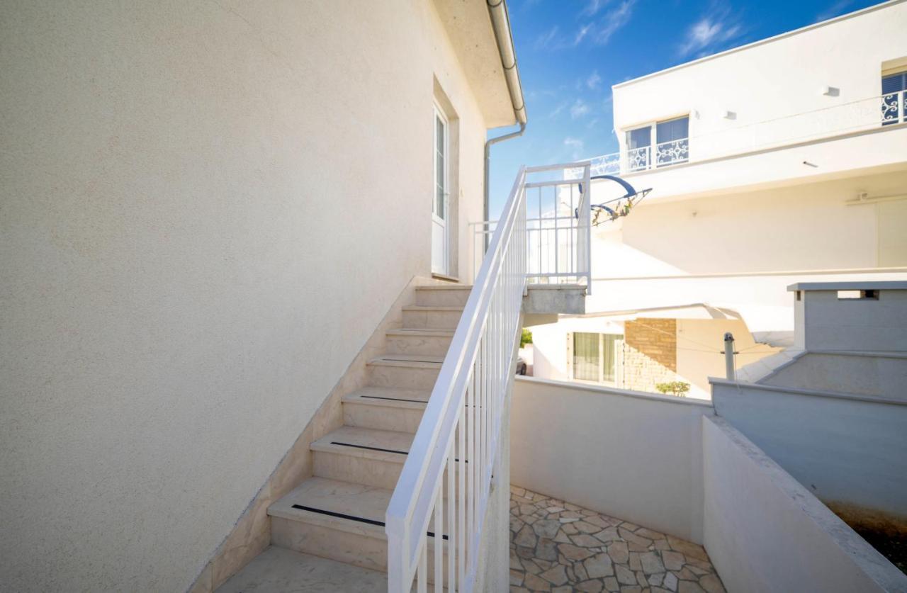 Apartment Busac 扎博里克 外观 照片